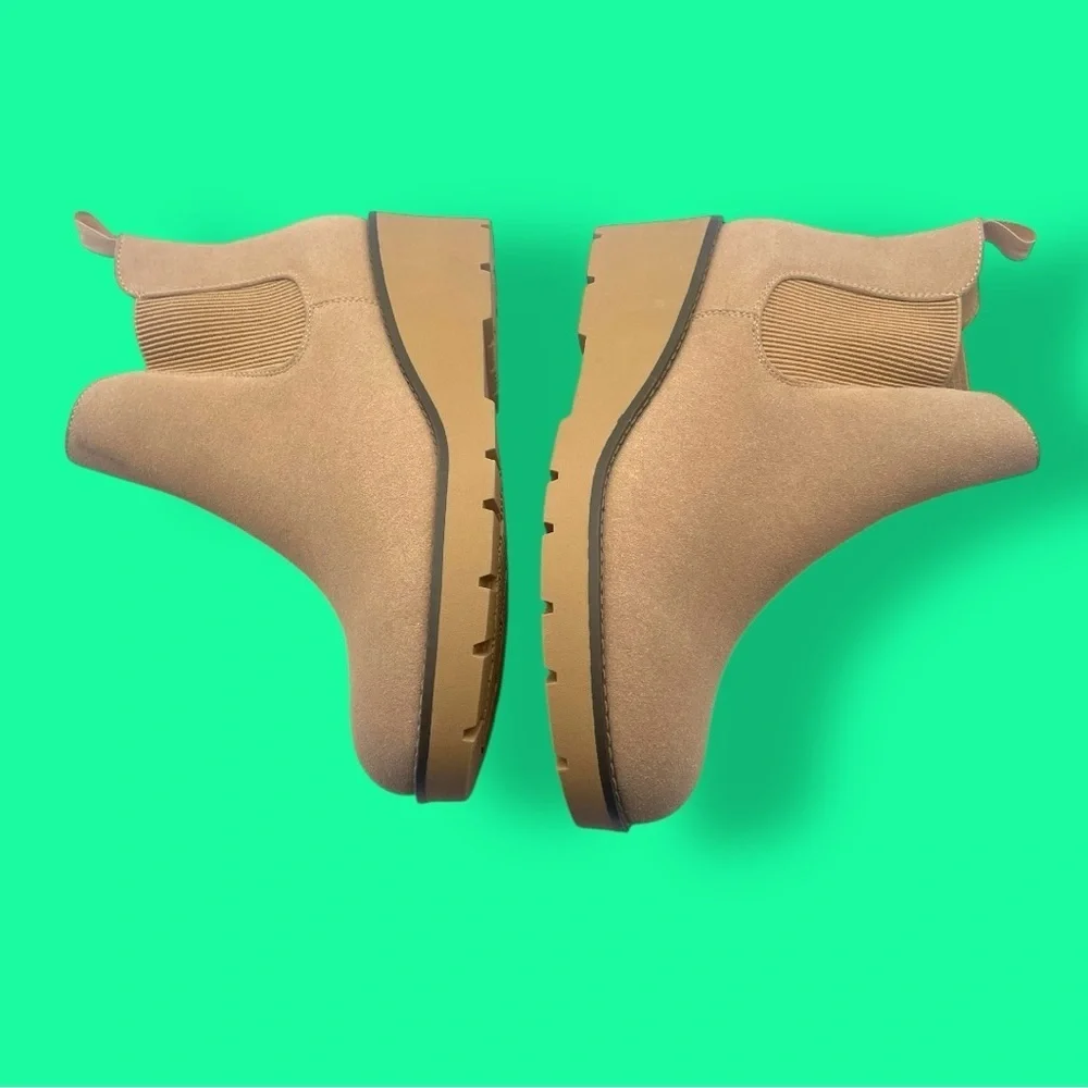 Athlefit Women's Chelsea Boots Nude Size 9.5